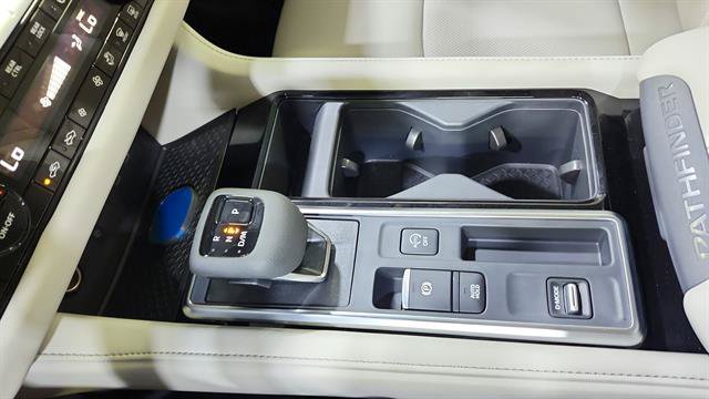 New 2026 Nissan Pathfinder SL FWD image 15