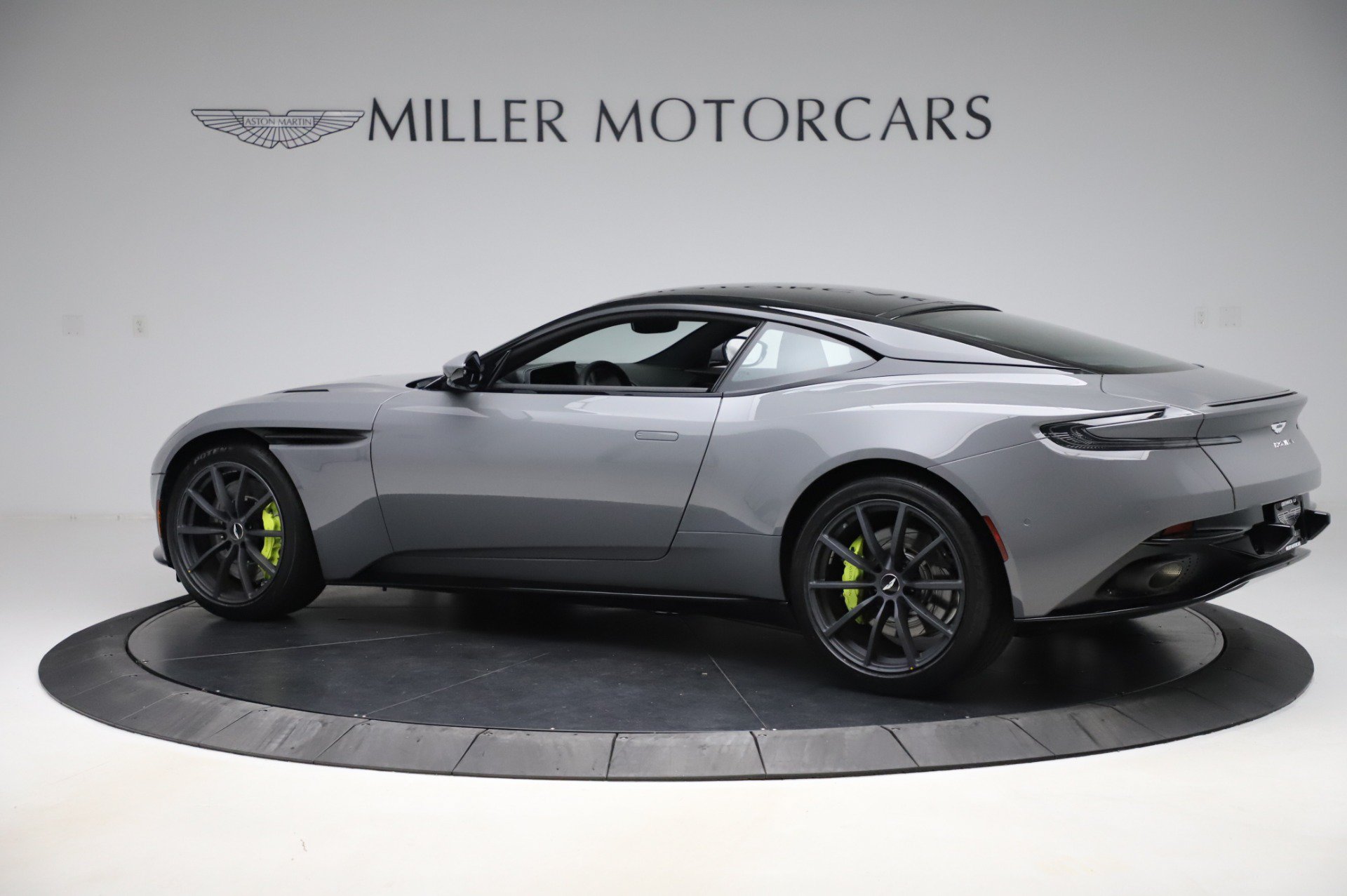 Used 2020 Aston Martin DB11 AMR RWD image 4