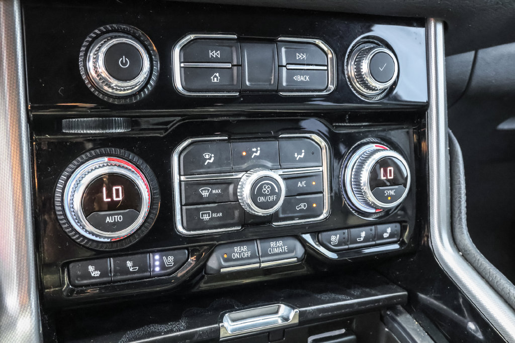 Used 2022 GMC Yukon XL Denali AWD/4WD image 25