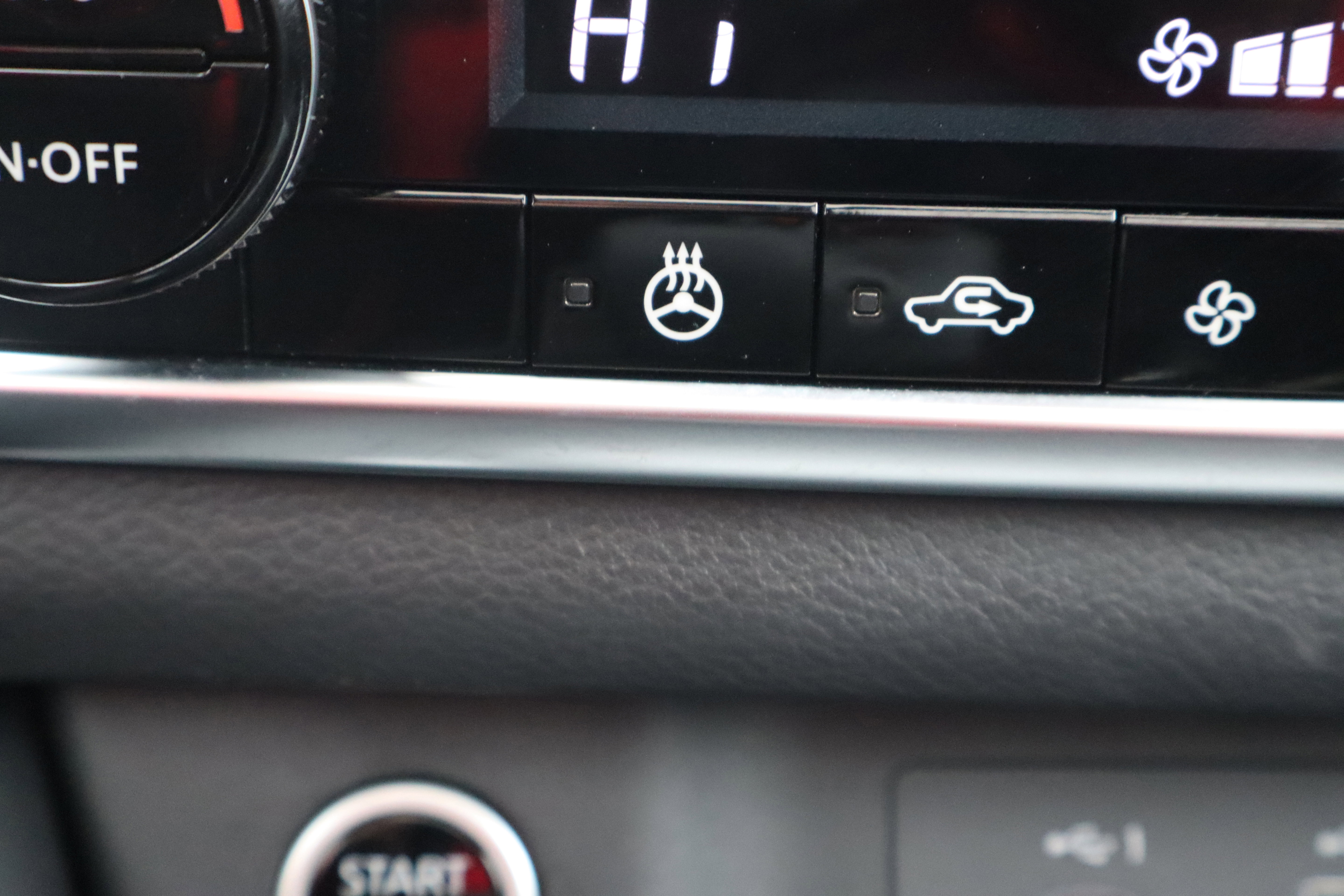 Used 2023 Nissan Rogue SL image 25