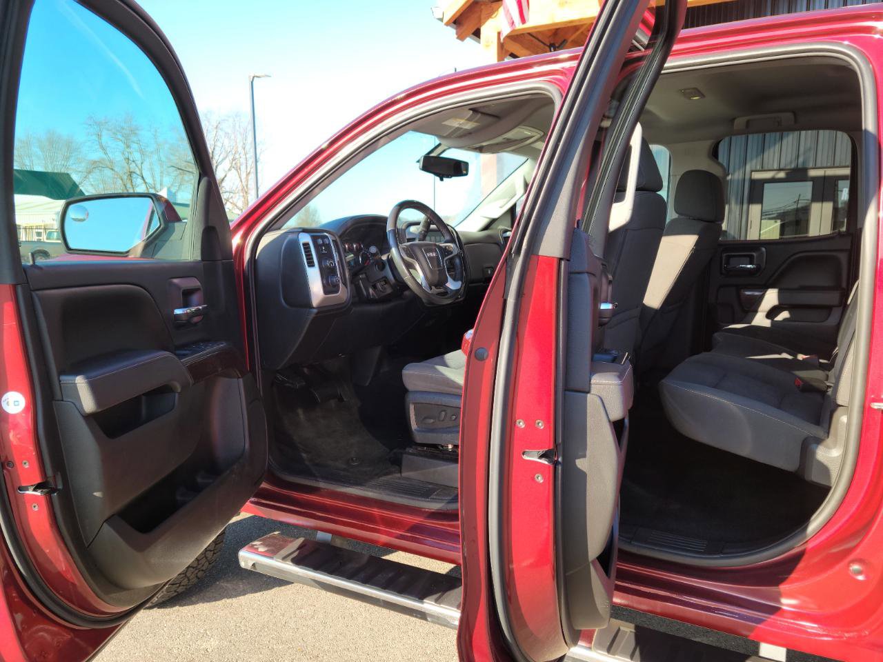 Used 2017 GMC Sierra 1500 SLE w/ SLE Value Package image 7