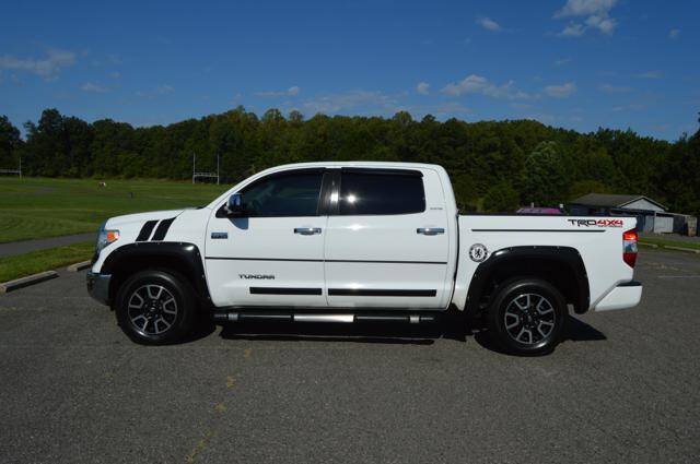 Used 2016 Toyota Tundra Limited w/ Limited Premium Package AWD/4WD image 5