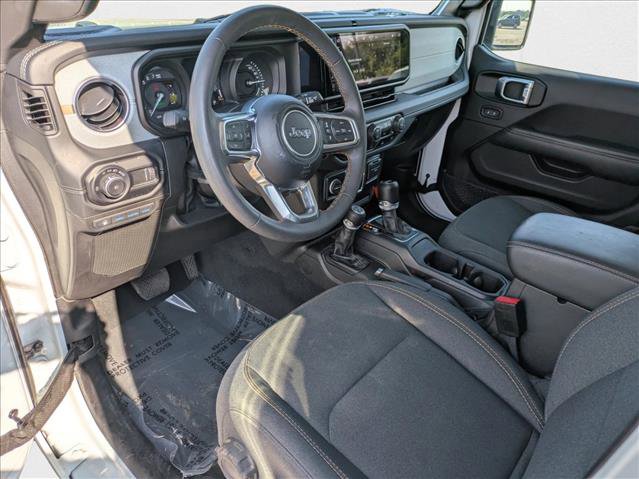 Used 2024 Jeep Wrangler Sahara image 22