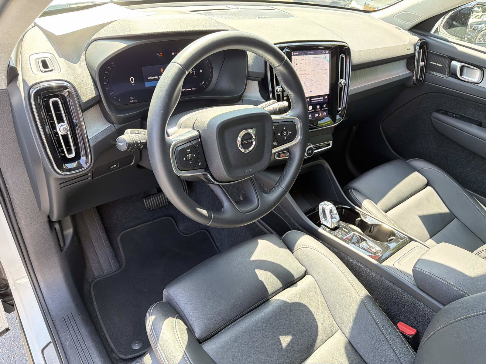 New 2026 Volvo XC40 B5 Ultra w/ Climate Package AWD/4WD image 9
