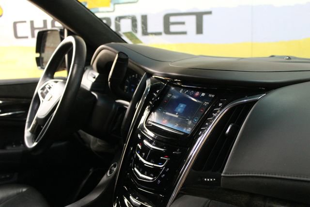 Used 2016 Cadillac Escalade Platinum AWD/4WD image 9