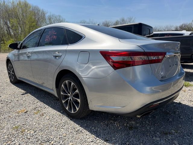Used 2018 Toyota Avalon XLE FWD image 3