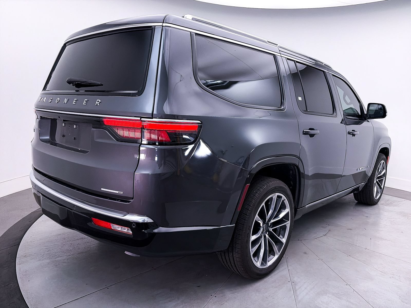 Used 2022 Jeep Wagoneer Series III w/ Premium Group I RWD image 16
