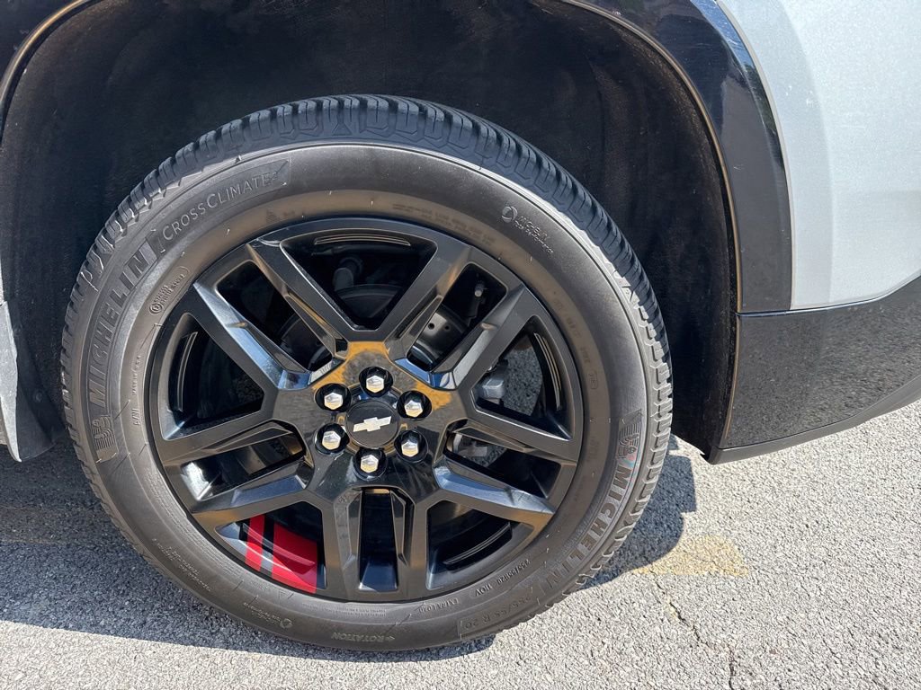 Used 2019 Chevrolet Traverse Premier w/ Redline Edition AWD/4WD image 9