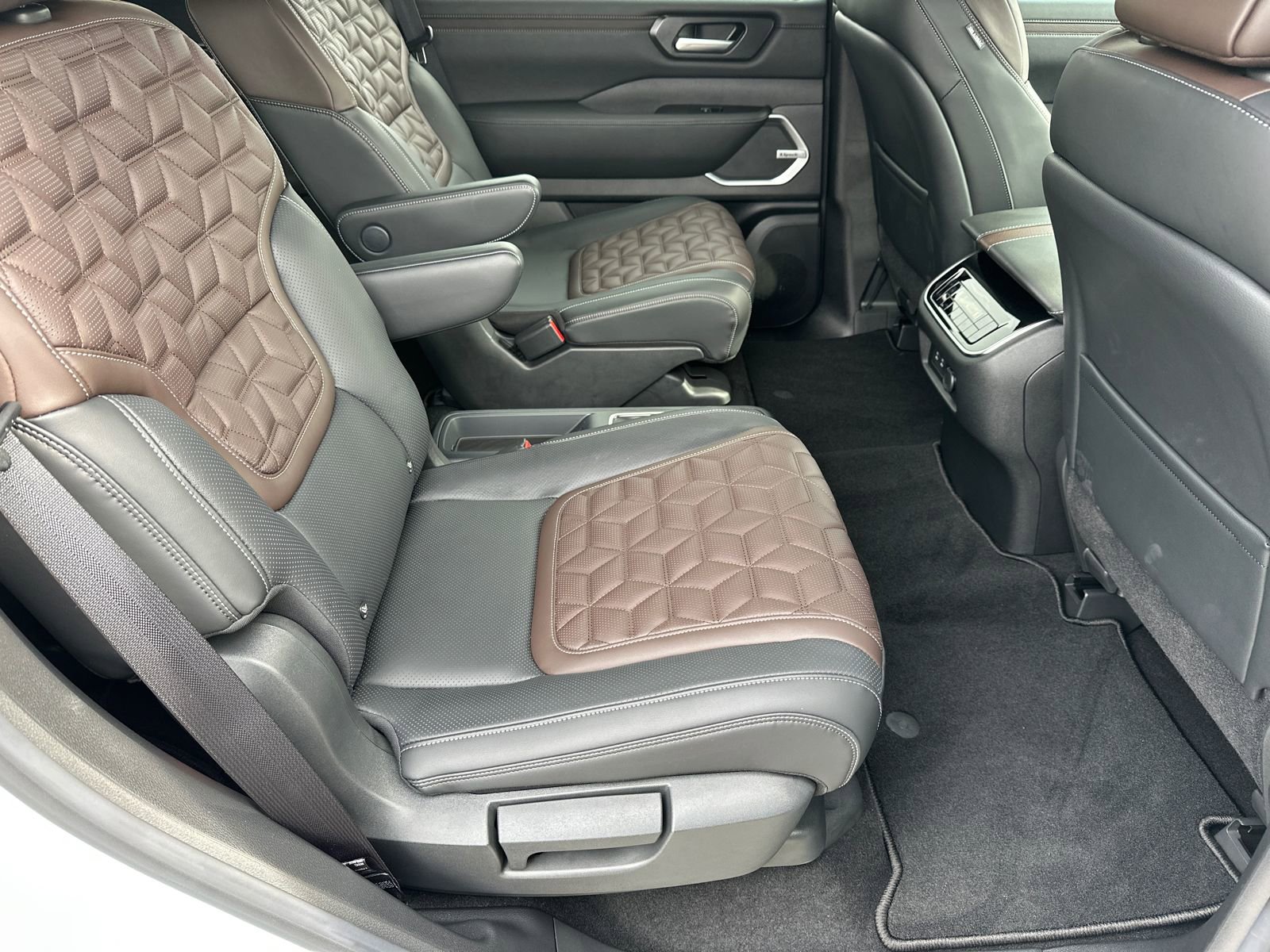 New 2026 Nissan Armada Platinum Reserve RWD image 16