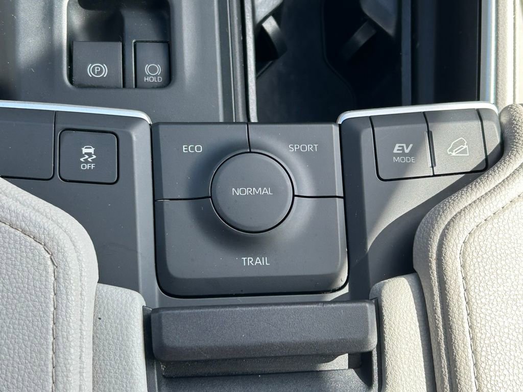 Used 2024 Toyota Grand Highlander XLE image 32