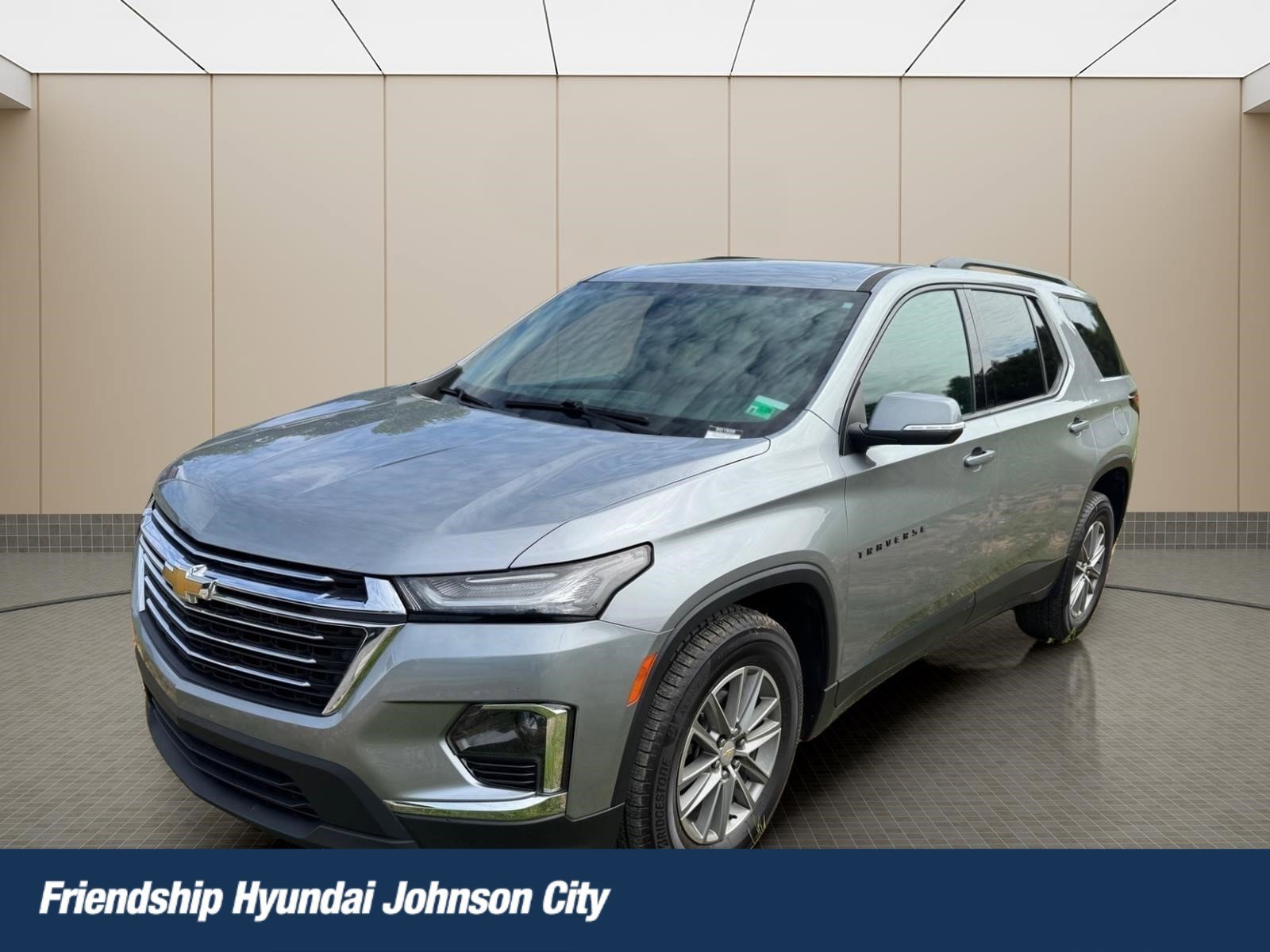 Used 2023 Chevrolet Traverse LT w/ LPO, Floor Liner Package AWD/4WD image 1