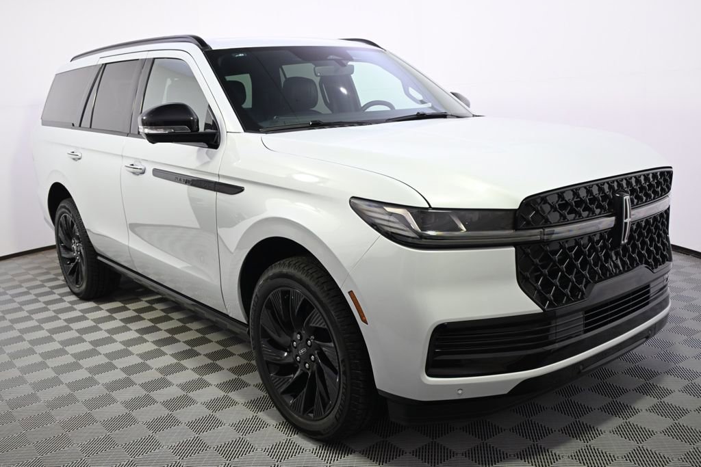 New 2025 Lincoln Navigator Reserve w/ Jet Appearance Package image 8