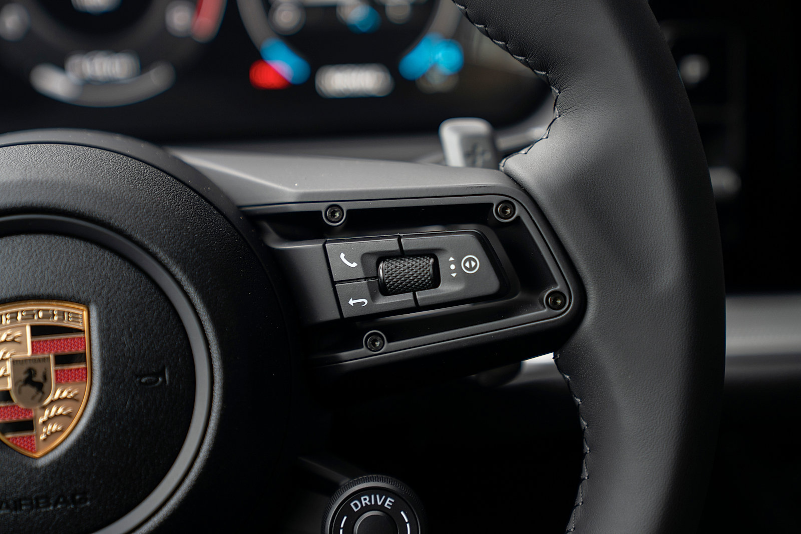 Used 2025 Porsche Cayenne Coupe image 8