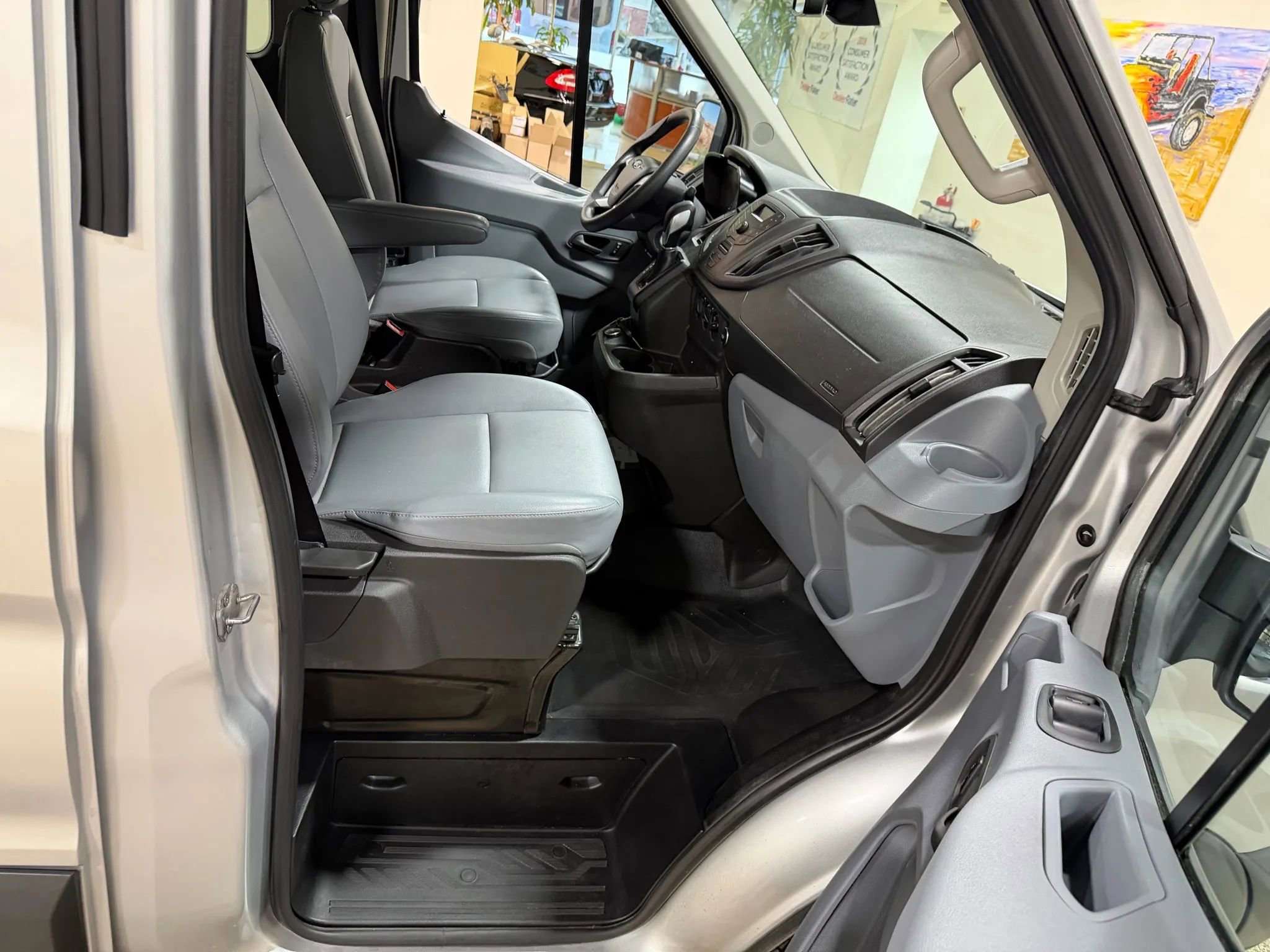 Used 2017 Ford Transit 350 XL RWD image 30