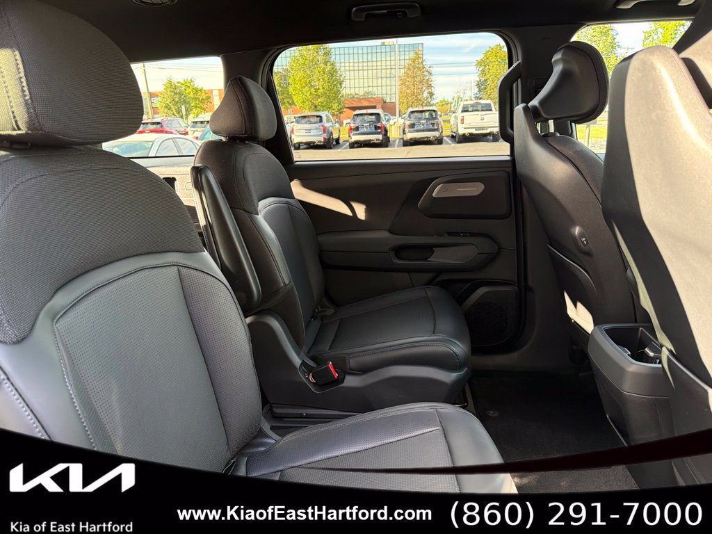 Used 2027 Kia Telluride S w/ Towing Package AWD/4WD image 13