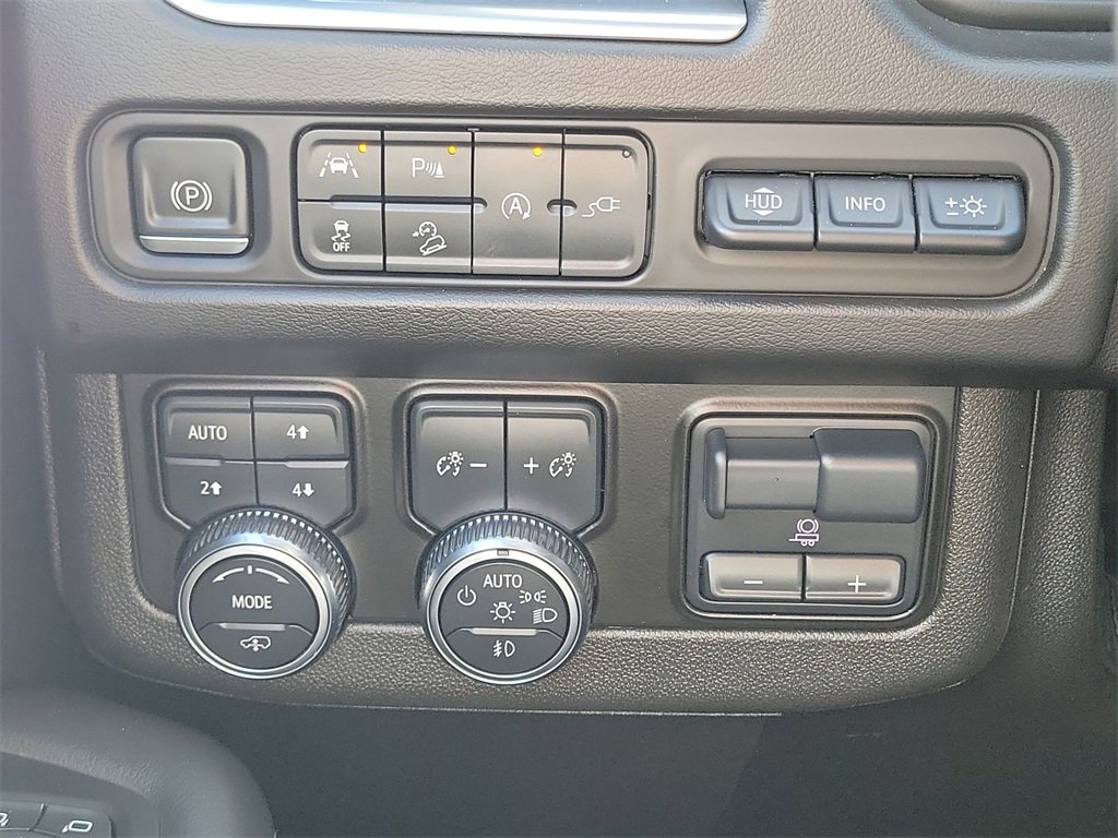 Used 2021 GMC Yukon XL AT4 w/ AT4 Premium Plus Package image 18