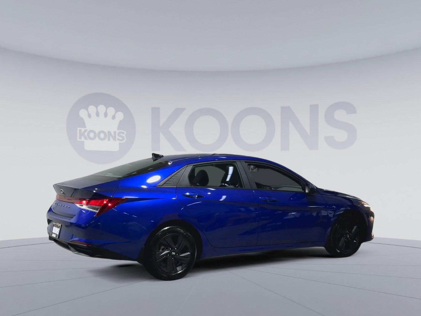 Used 2023 Hyundai Elantra SEL image 2