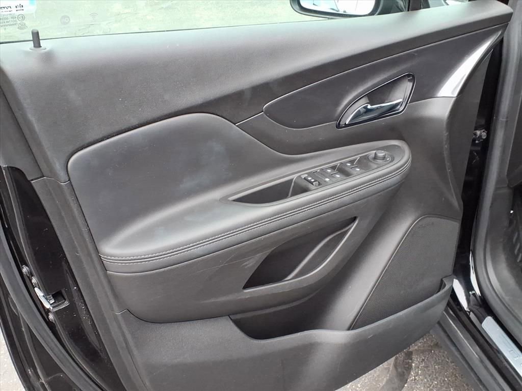 Certified 2022 Buick Encore Preferred w/ Safety Package image 6