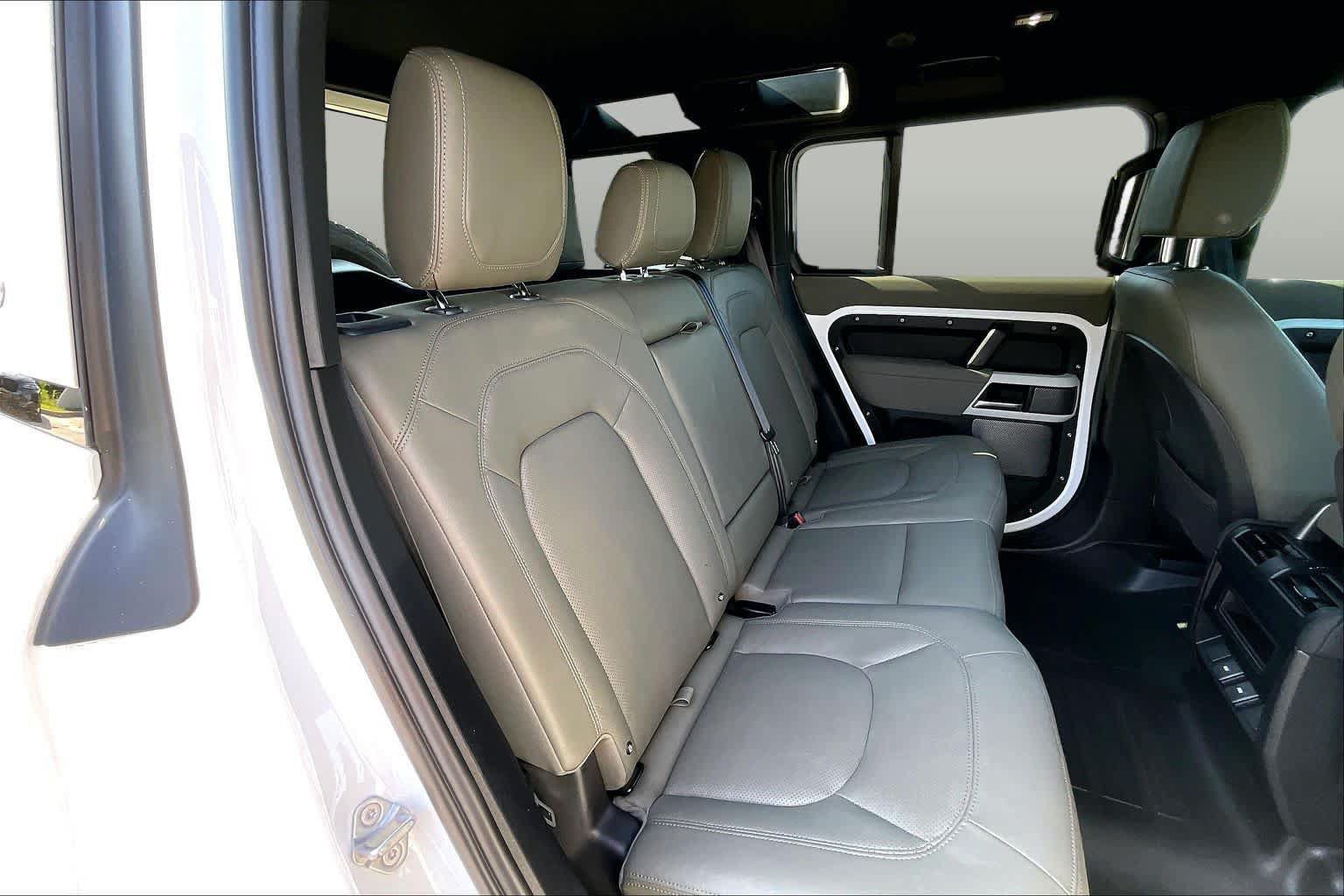 Used 2023 Land Rover Defender 110 S AWD/4WD image 19