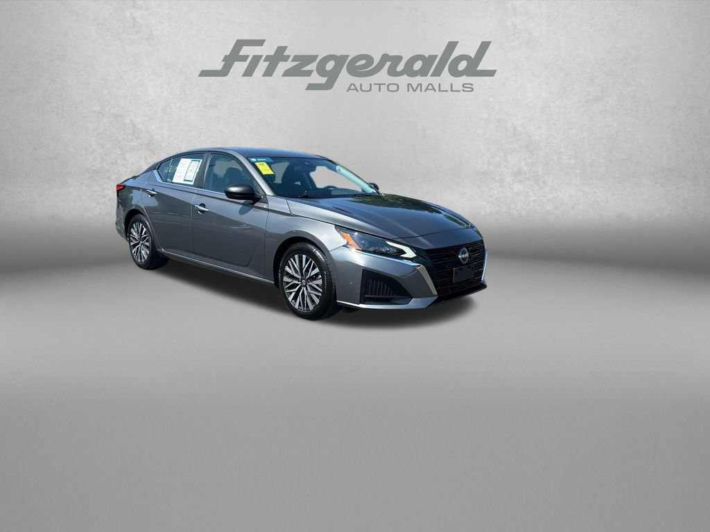 Used 2025 Nissan Altima 2.5 SV FWD image 1