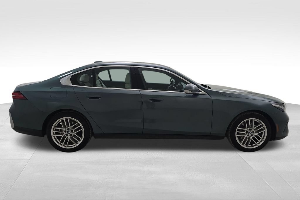 Certified 2024 BMW 530i xDrive w/ Premium Package AWD/4WD image 10