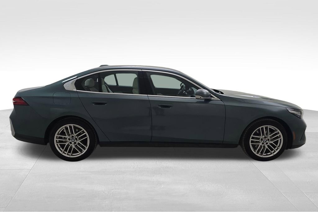 Certified 2024 BMW 530i xDrive w/ Premium Package AWD/4WD image 10