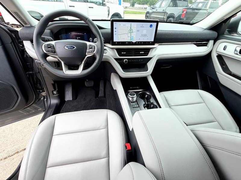 Used 2025 Ford Explorer Active w/ Active Comfort Package AWD/4WD image 21