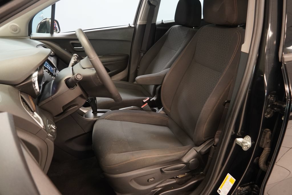 Used 2020 Chevrolet Trax LS FWD image 3