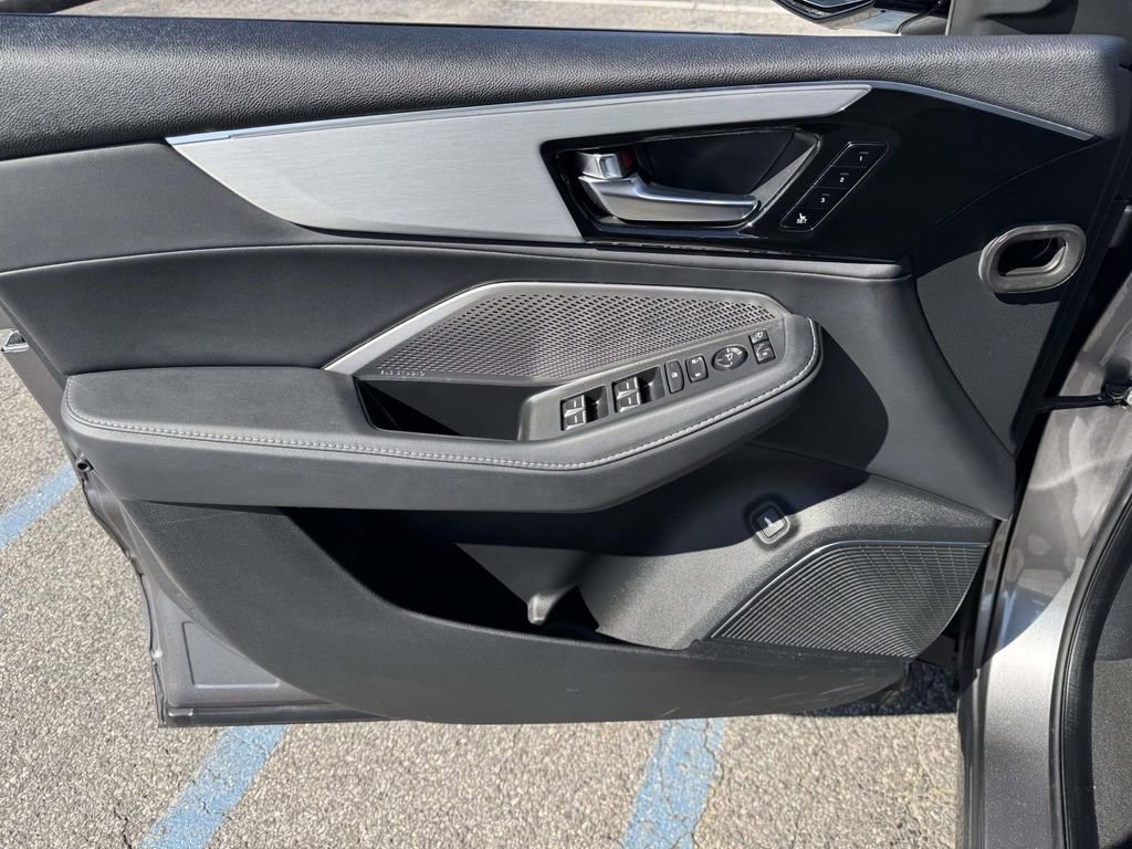 Certified 2023 Acura MDX SH-AWD w/ Technology Package image 15