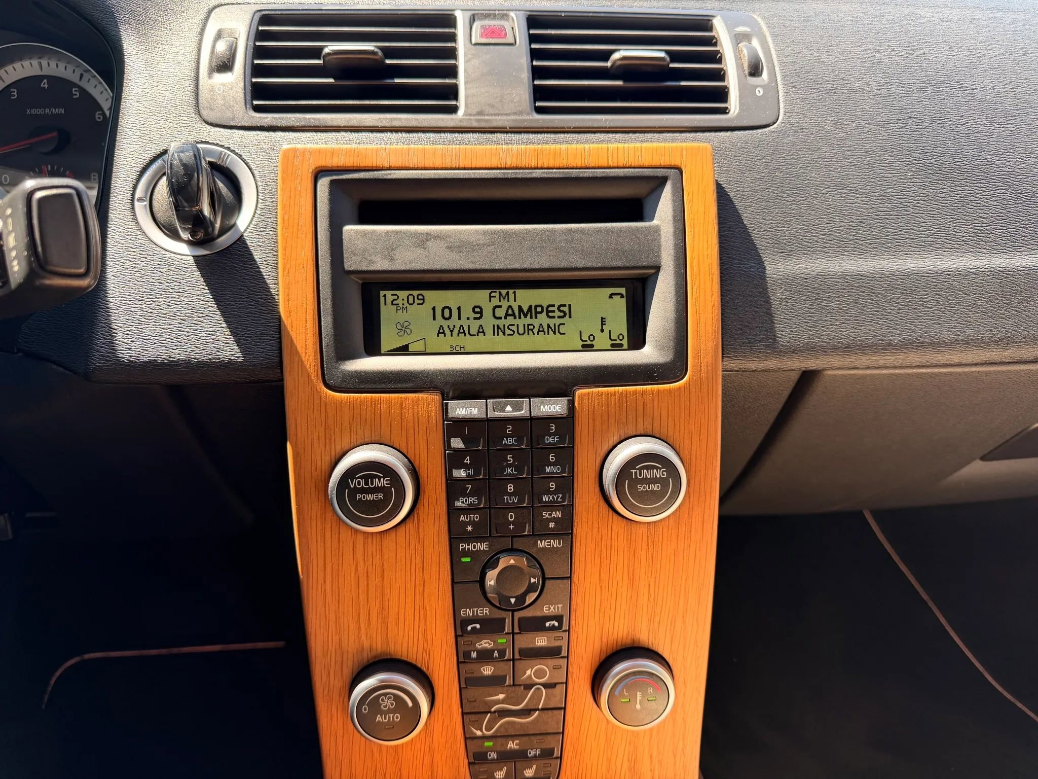 Used 2011 Volvo C70 T5 w/ Multimedia Pkg image 19