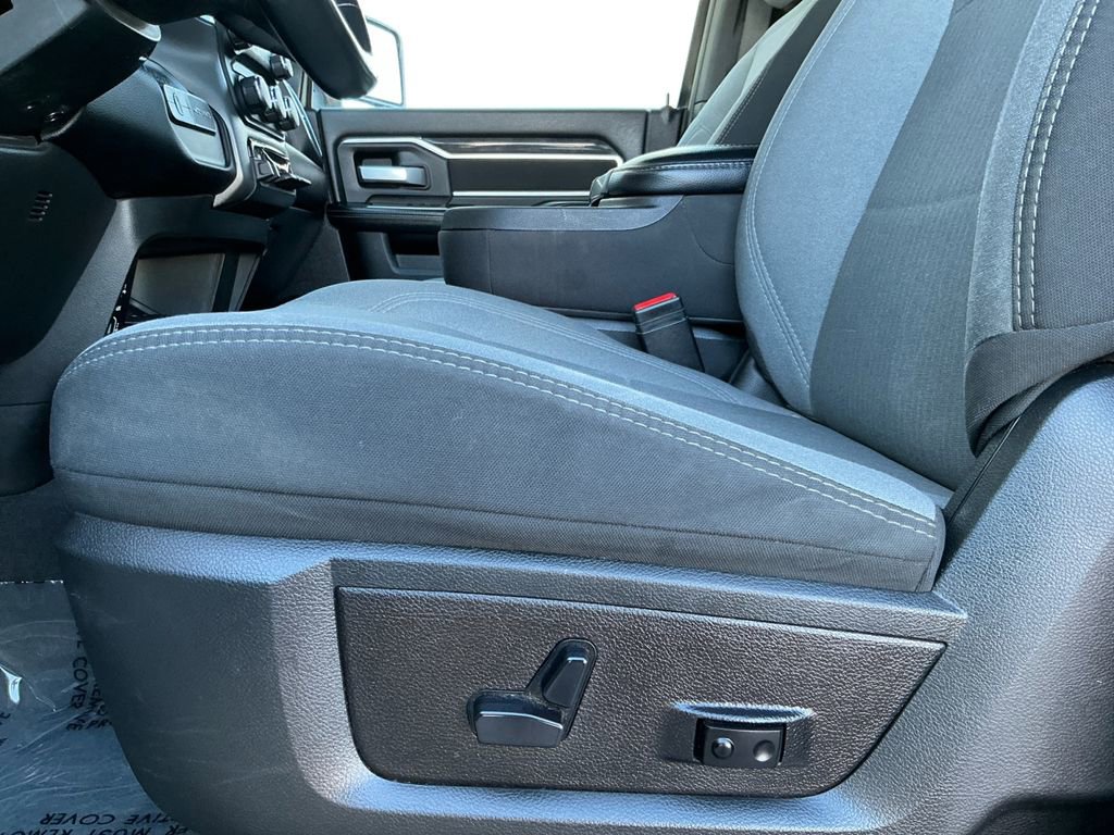 Used 2024 RAM 3500 Big Horn image 23