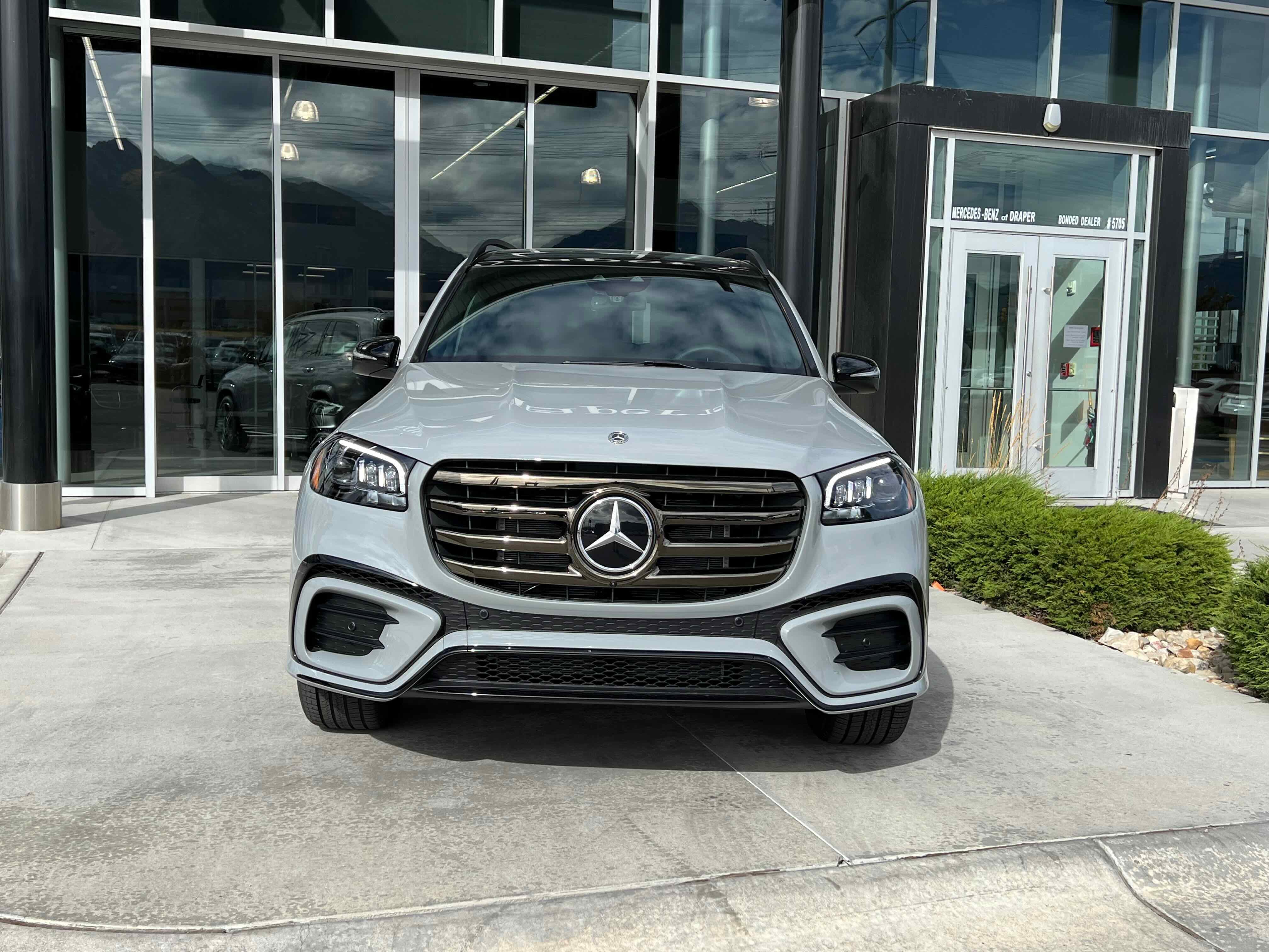 New 2026 Mercedes-Benz GLS 450 4MATIC image 2