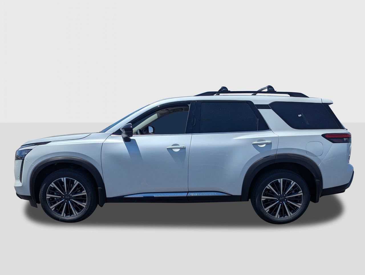 New 2026 Nissan Pathfinder Platinum w/ Cargo Package FWD image 2