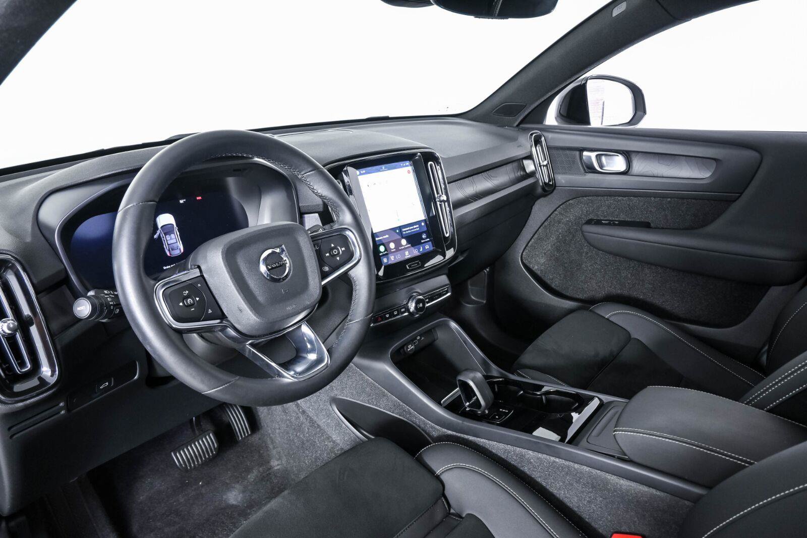 Certified 2024 Volvo C40 P8 Recharge Plus w/ Climate Package AWD/4WD image 5