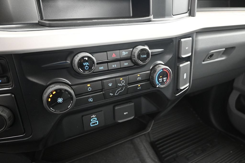 New 2025 Ford F450 XL w/ XL Chrome Package RWD image 14