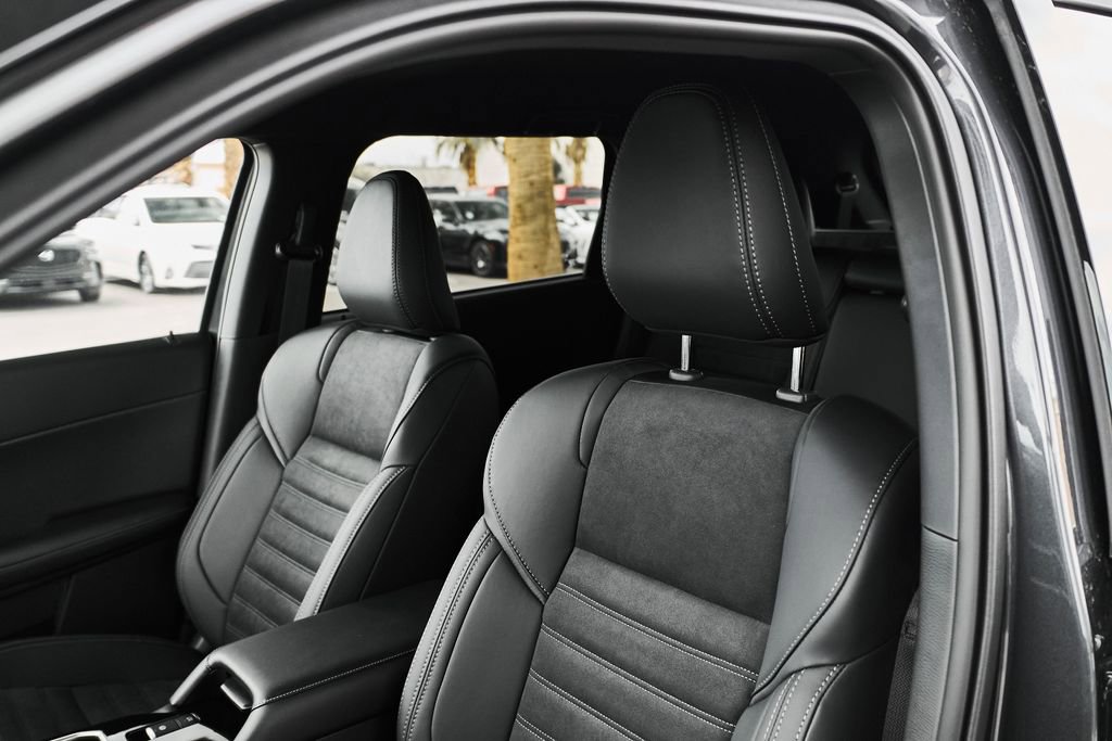 New 2026 Mitsubishi Outlander LE FWD image 38