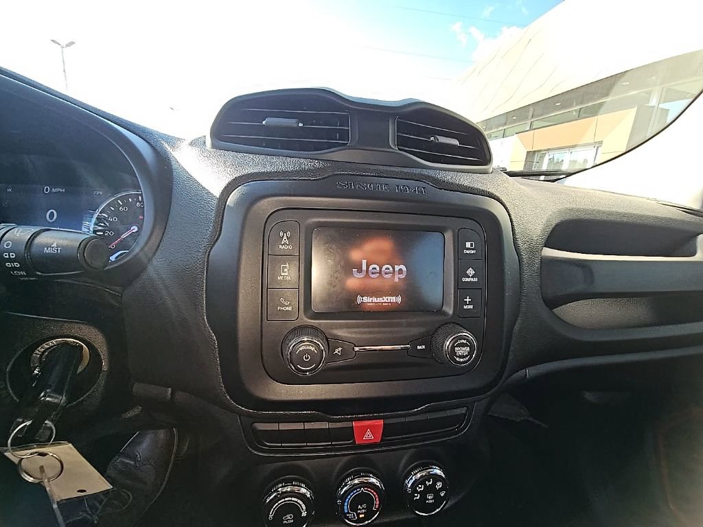 Used 2015 Jeep Renegade Trailhawk image 11