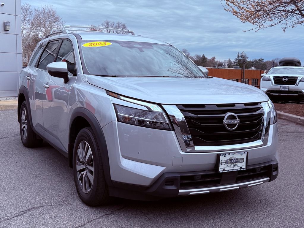 Used 2023 Nissan Pathfinder SL image 7
