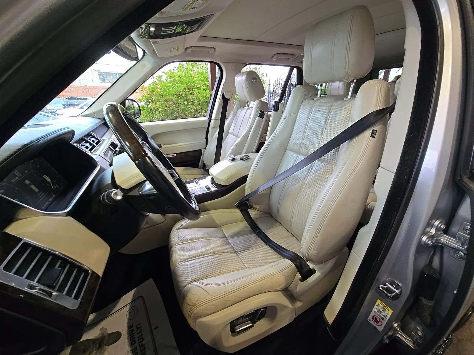 Used 2014 Land Rover Range Rover HSE AWD/4WD image 5