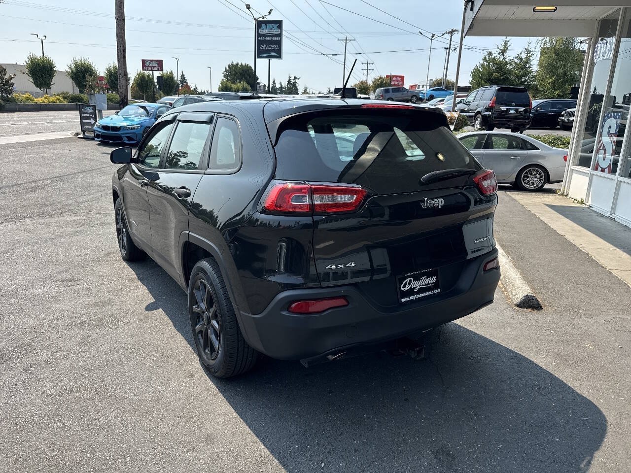 Used 2015 Jeep Cherokee Sport AWD/4WD image 4