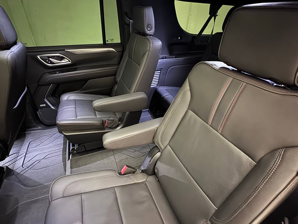 Certified 2024 Chevrolet Suburban RST w/ Luxury Package AWD/4WD image 12