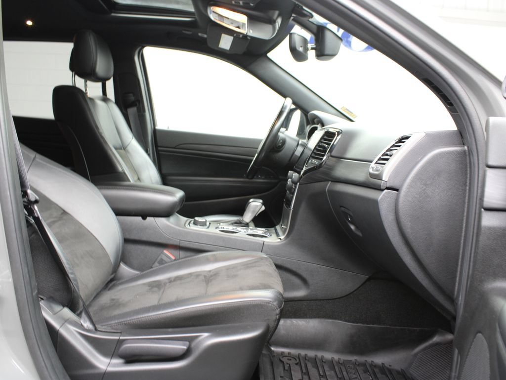 Used 2021 Jeep Grand Cherokee Altitude AWD/4WD image 32
