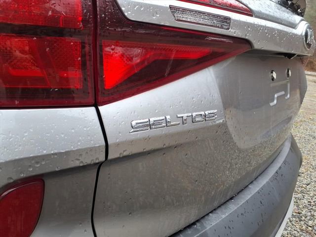 Used 2021 Kia Seltos LX image 8