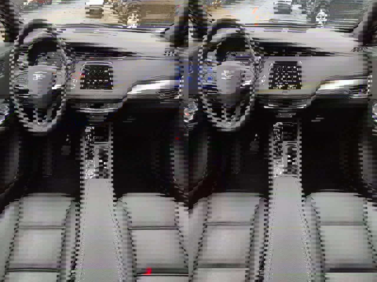 Used 2023 Cadillac XT4 Premium Luxury w/ Cold Weather Package image 15