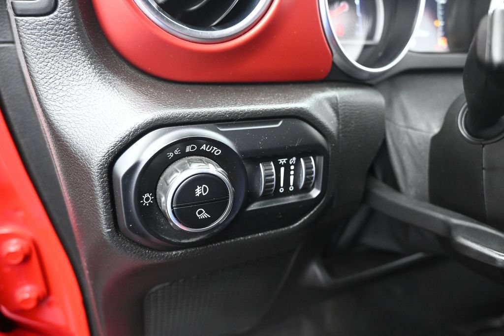 Used 2022 Jeep Gladiator Rubicon w/ LED Lighting Group AWD/4WD image 19