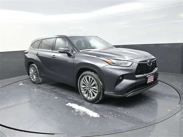 Used 2024 Toyota Highlander Platinum image 9