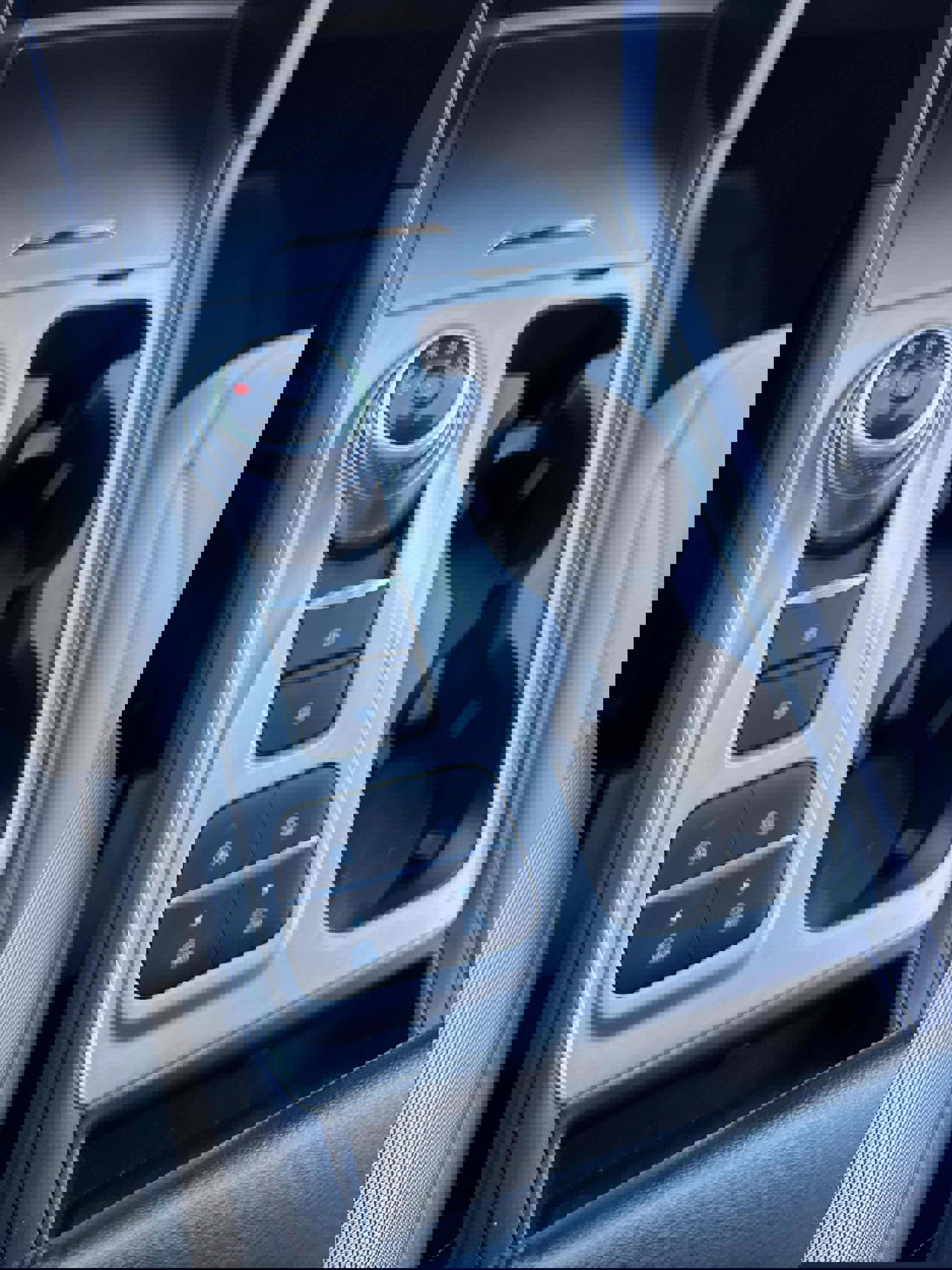 Used 2021 Ford Explorer XLT image 22