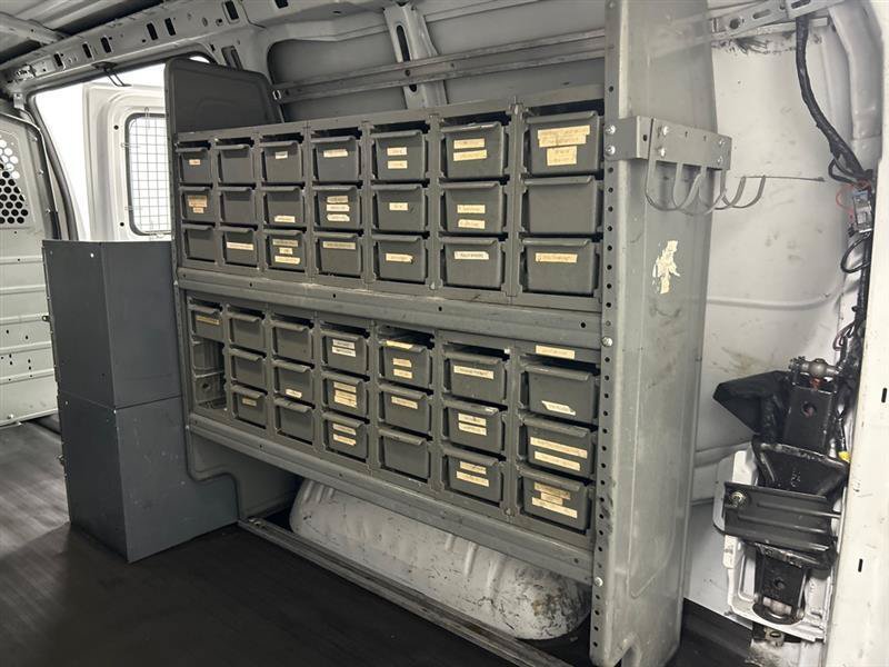 Used 2017 GMC Savana 2500 RWD image 13