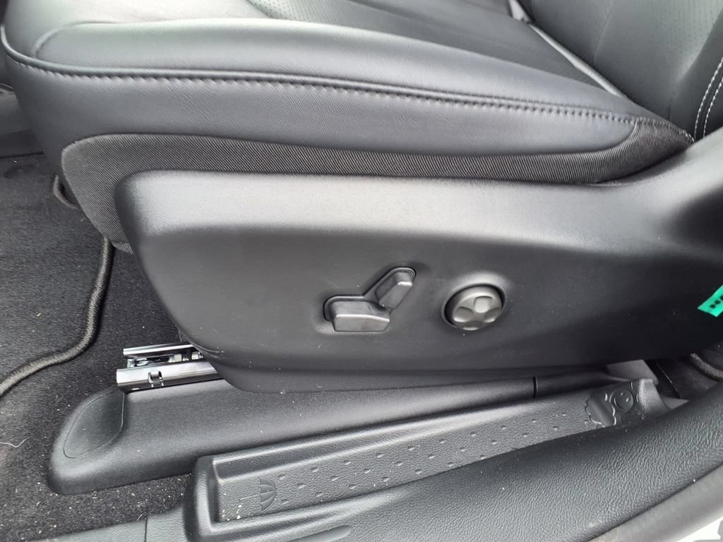 New 2026 Chrysler Pacifica Select w/ S Appearance Package FWD image 21