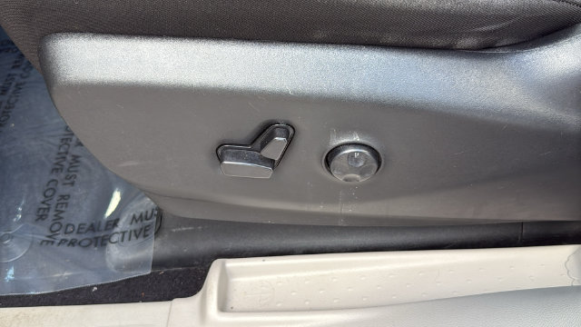 Used 2024 Chrysler Voyager LX FWD image 19